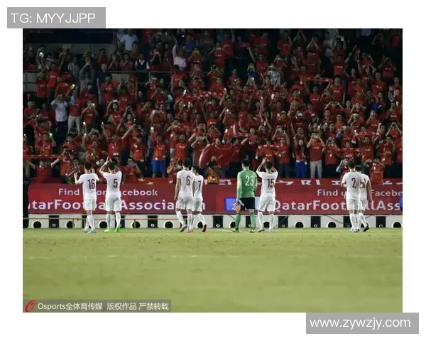 足球明星即将前往深圳进行训练引发球迷热议与期待