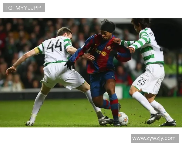 足球明星背后的故事与成就全面解析及其对全球足球的影响 足球明星背后的故事与成就全面解析及其对全球足球的影响