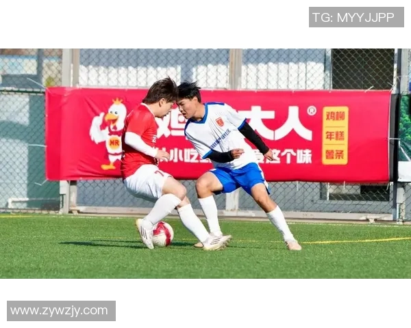 足球明星与球迷亲密互动展现激情瞬间的精彩瞬间 足球明星与球迷亲密互动展现激情瞬间的精彩瞬间