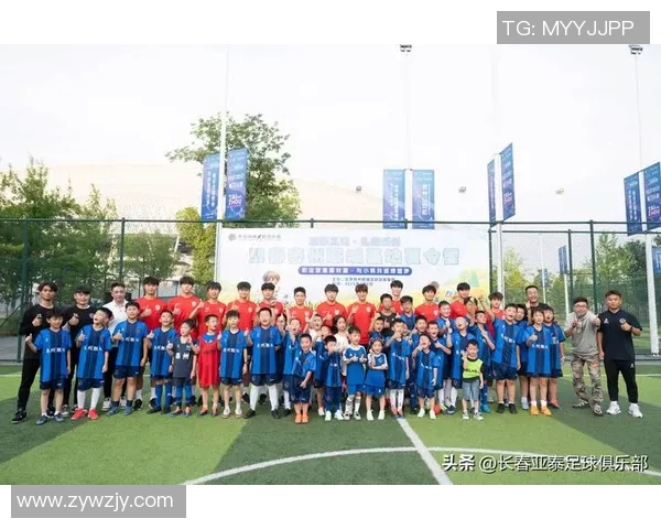 足球明星亲授技巧与经验分享助力青少年成长之路