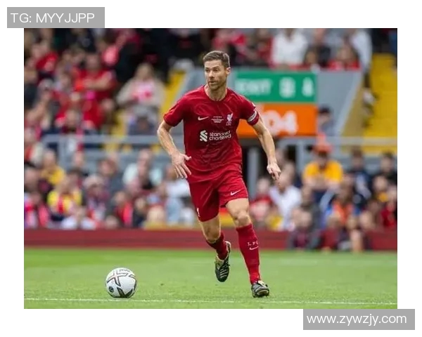 足球明星的独特技术风格与战术意识深度解析 足球明星的独特技术风格与战术意识深度解析