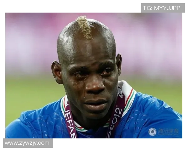 足球明星泪洒赛场背后的故事与感人瞬间合集 足球明星泪洒赛场背后的故事与感人瞬间合集